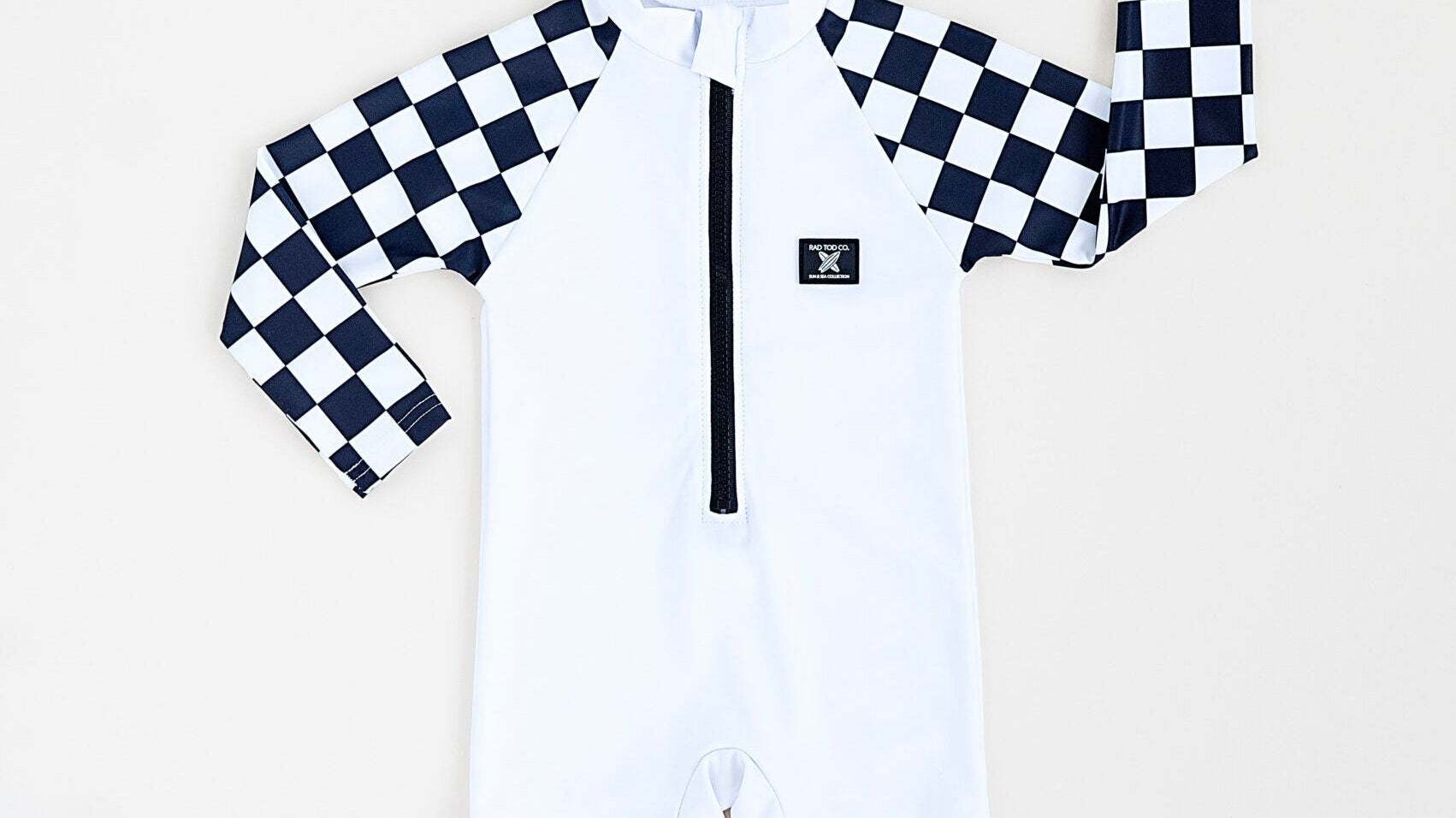 Are Rashguards Good for Toddlers/Kids? A Complete Parent's Guide by Rad Toddler