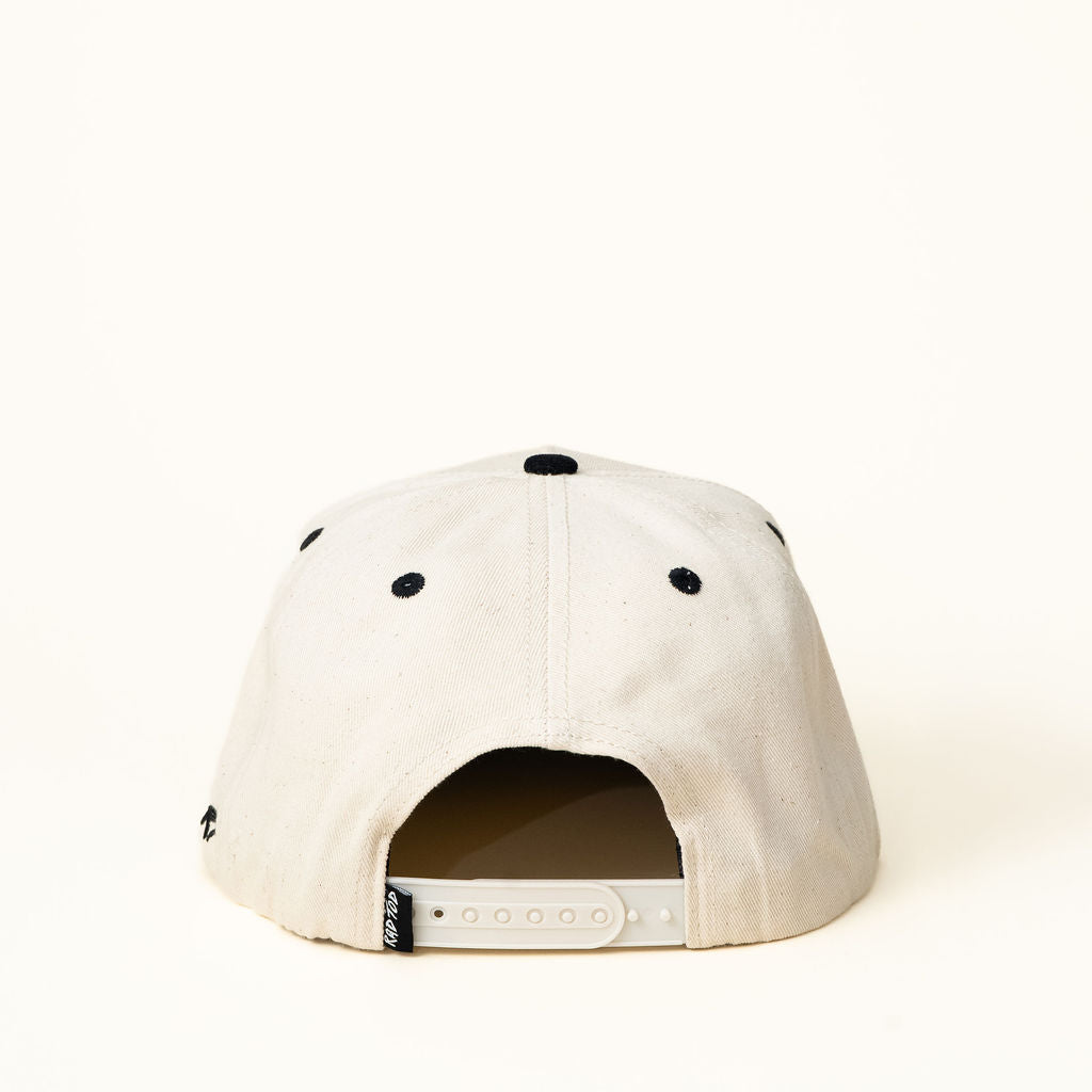 Adjustable back strap of Hi, I’m Dad snapback for a comfortable adult fit.