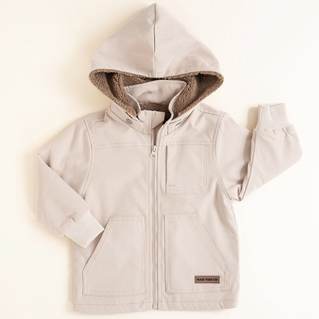 Banxs Jacket in Beige – premium sherpa-lined jacket with removable hood