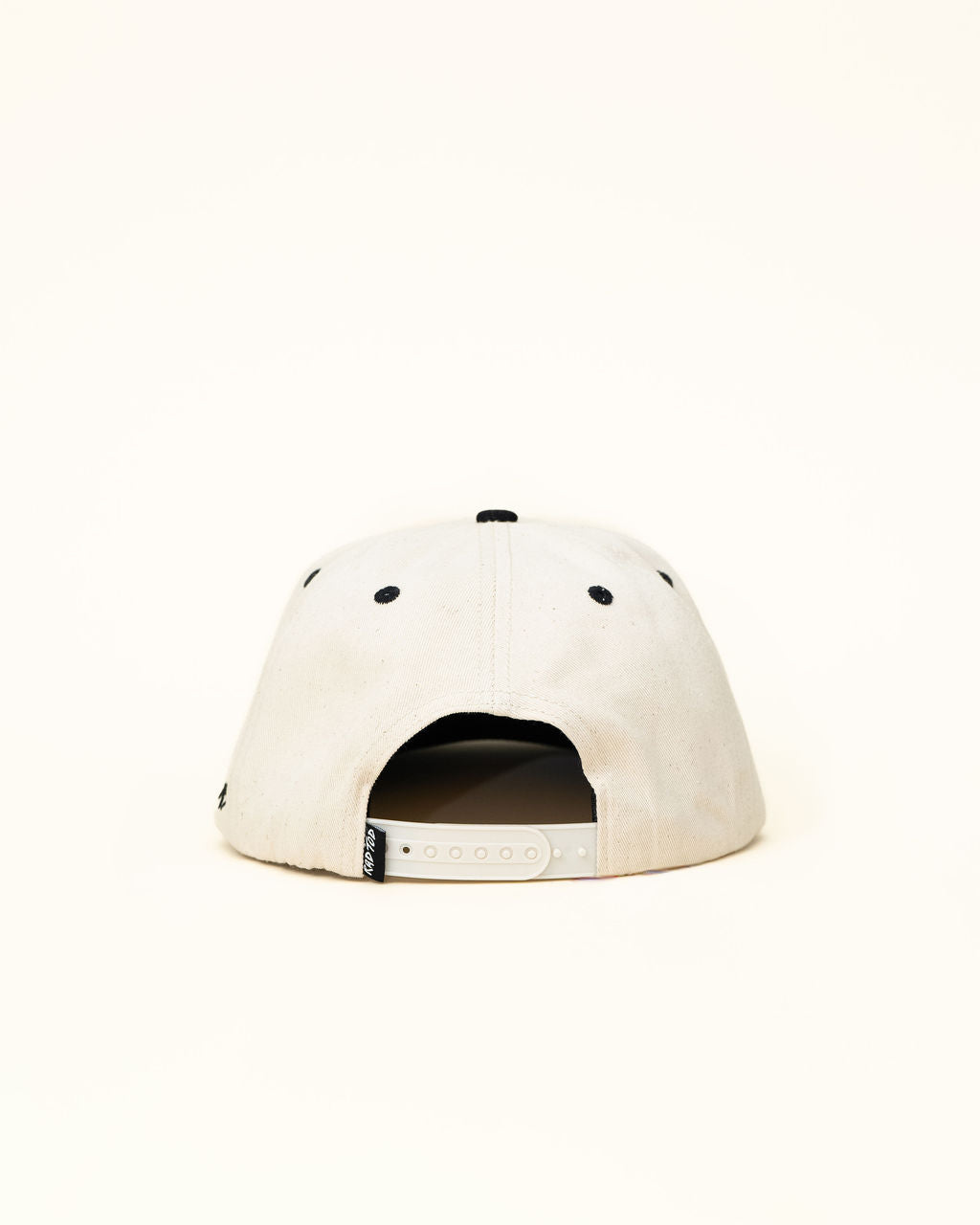 Adjustable back strap of Put It On My Dad’s Tab kids snapback for a comfortable fit.